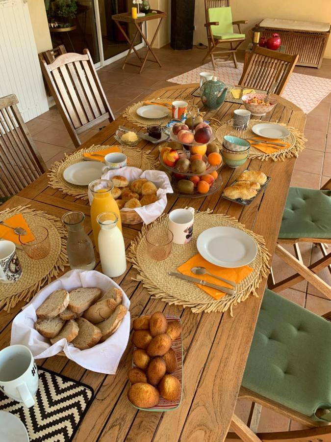 Bed and Breakfast Atelier Des Vidaux Сент-Онес Экстерьер фото